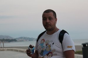 12071205.jpg